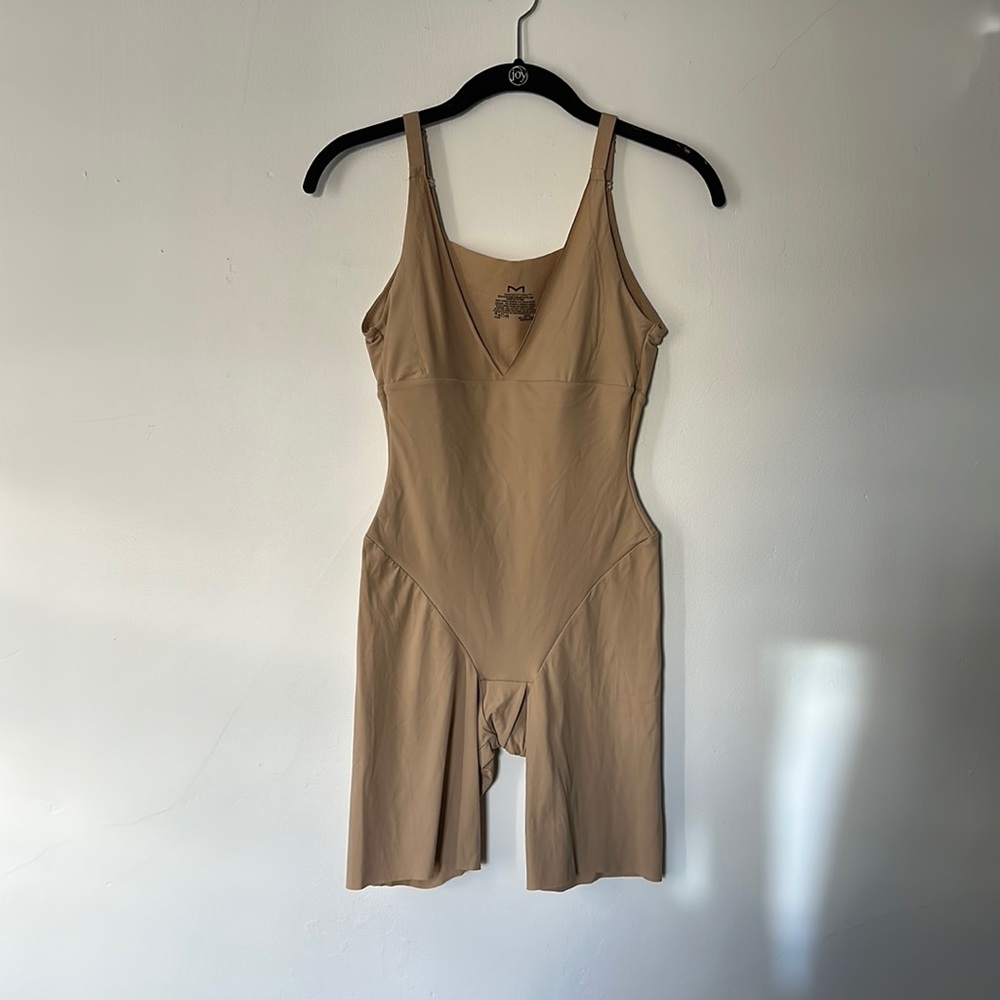 Maidenform shapewear, nude, medium
